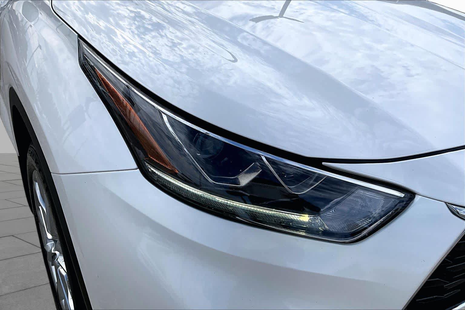 Used 2020 Toyota Highlander Limited FWD image 27