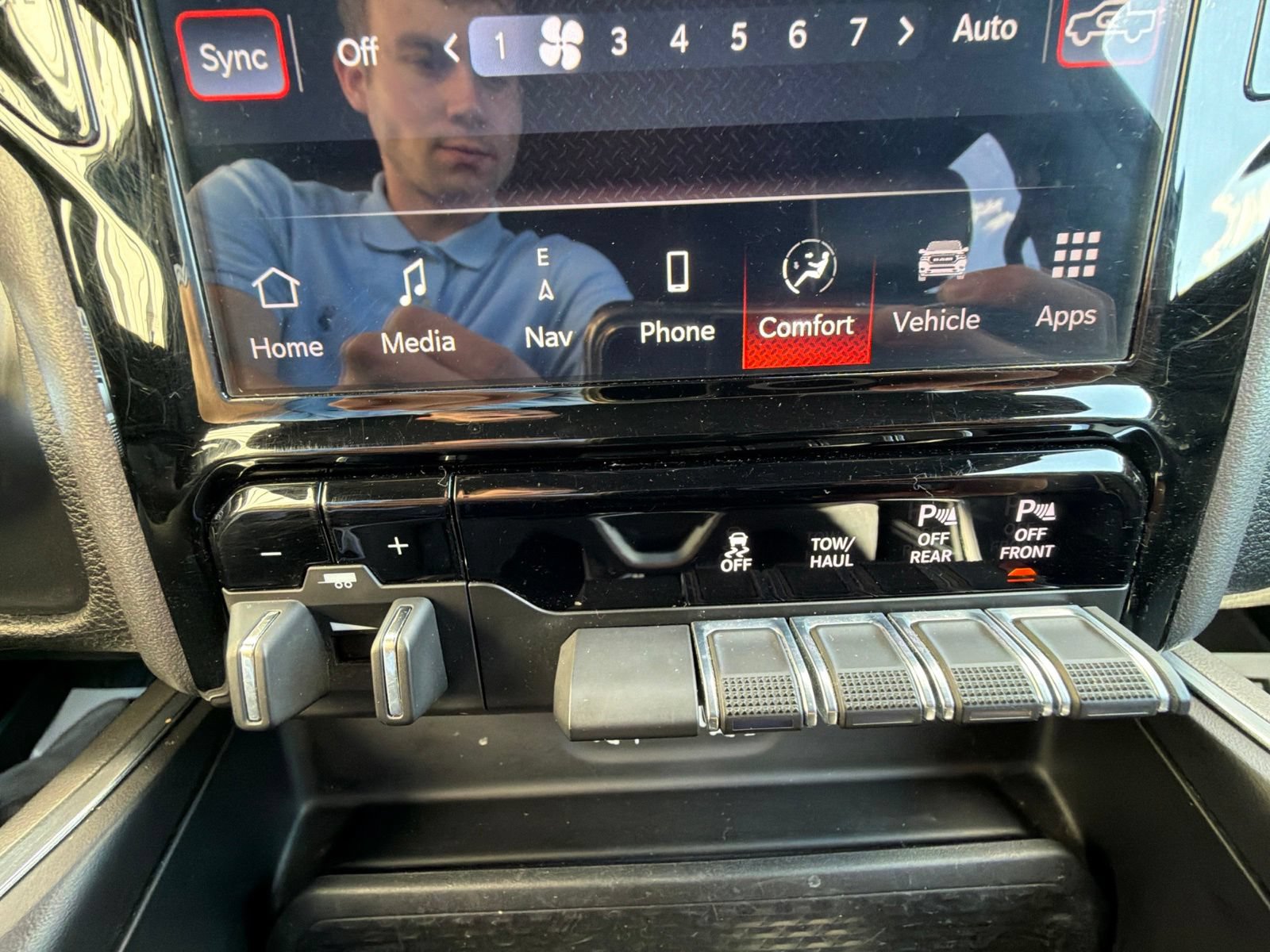 Used 2023 RAM 1500 Laramie AWD/4WD image 22