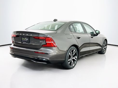 Used 2025 Volvo S60 B5 Core image 9