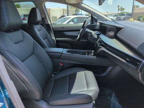 Certified 2025 Nissan Murano SL w/ Cargo Package AWD/4WD image 17