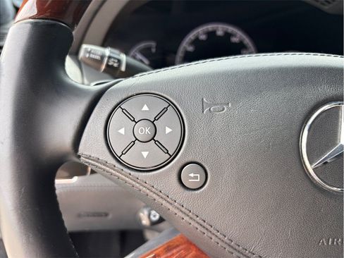 Used 2012 Mercedes-Benz CL 550 4MATIC image 28