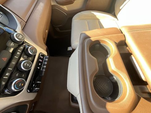 Used 2019 RAM 1500 Laramie image 17