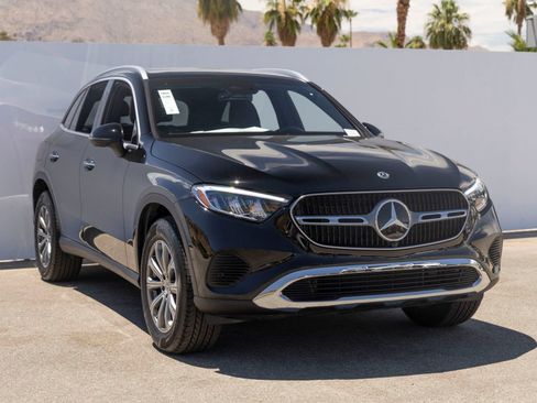 Used 2026 Mercedes-Benz GLC 300 4MATIC image 2