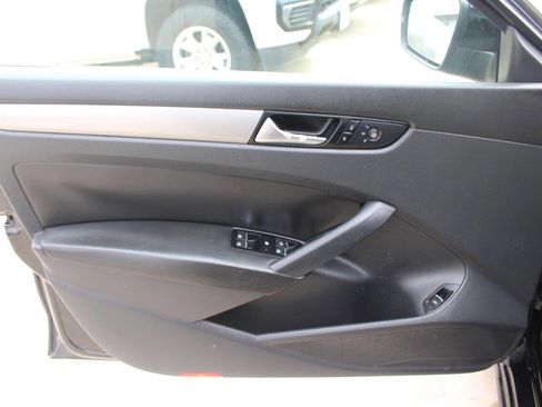 Used 2014 Volkswagen Passat 2.5 S image 18