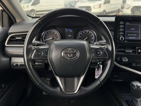 Used 2023 Toyota Camry SE image 14