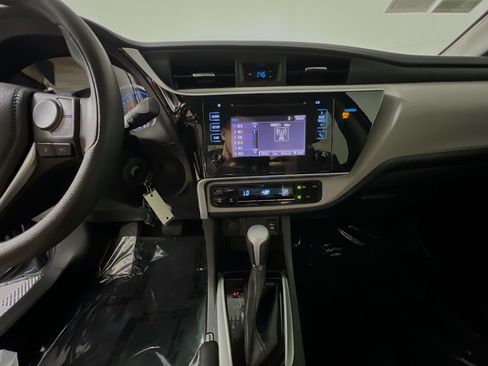 Used 2019 Toyota Corolla LE FWD image 25