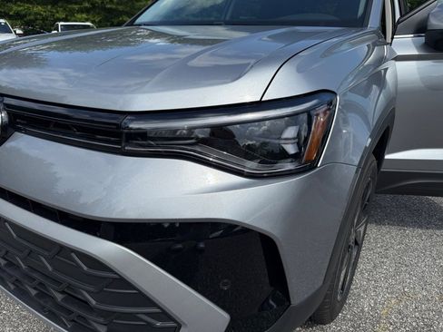 Used 2025 Volkswagen Taos SE w/ Panoramic Sunroof Package image 25