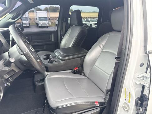 Used 2024 RAM 3500 Tradesman w/ Chrome Appearance Group AWD/4WD image 15