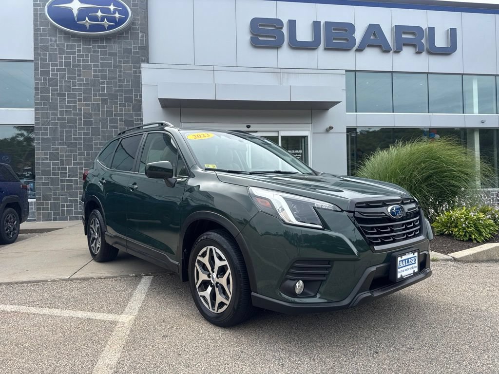 Used 2023 Subaru Forester Premium AWD/4WD image 1