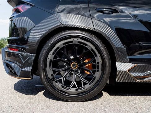 Used 2022 Lamborghini Urus AWD/4WD image 19