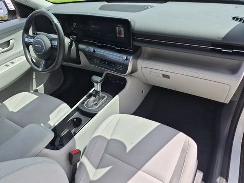 Used 2025 Hyundai Kona SEL FWD image 31