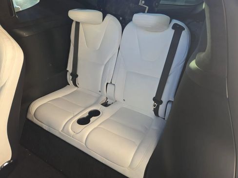 Used 2018 Tesla Model X 75D AWD/4WD image 4