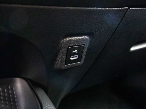 Certified 2025 Toyota Corolla SE w/ Convenience Package image 33