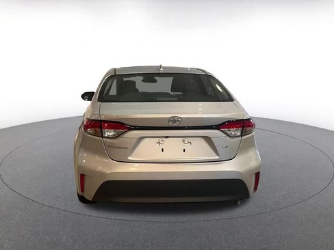 Used 2025 Toyota Corolla LE image 12