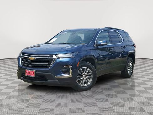 Used 2023 Chevrolet Traverse LT FWD image 2