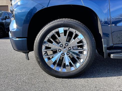 Used 2023 Chevrolet Silverado 1500 RST w/ Convenience Package II image 4