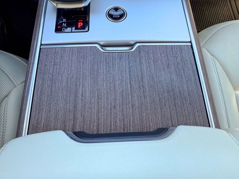 Used 2025 Land Rover Range Rover Long Wheelbase SE image 27