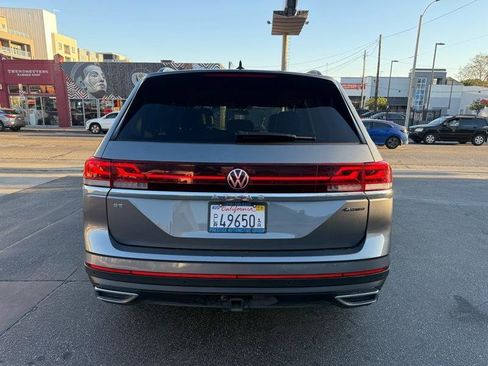 Used 2025 Volkswagen Atlas SE image 6