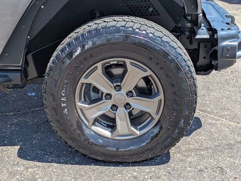 Used 2018 Jeep Wrangler Unlimited Sport AWD/4WD image 11
