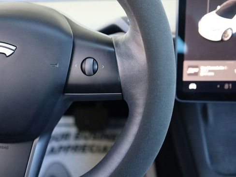 Used 2023 Tesla Model 3 Standard Range image 28