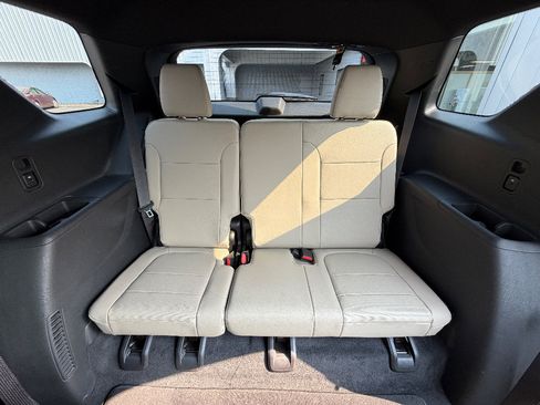 Used 2023 Chevrolet Traverse Premier AWD/4WD image 5