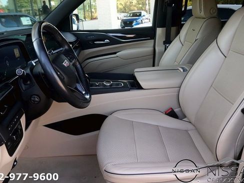 Used 2023 Cadillac Escalade Premium Luxury w/ Performance Package image 14