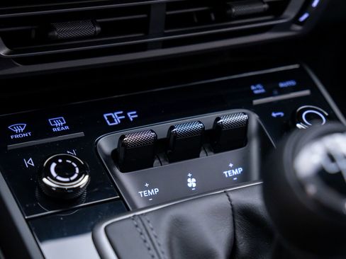 Certified 2022 Porsche 911 Carrera GTS image 28