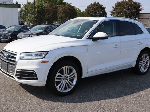 Used 2018 Audi Q5 Prestige w/ Prestige Package image 3