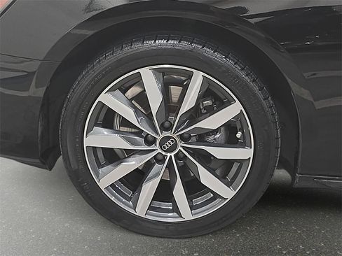 Used 2023 Audi A4 2.0T Premium w/ Convenience Package image 27