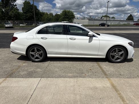 Used 2017 Mercedes-Benz E 300 4MATIC image 3