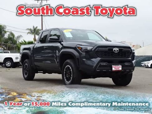 Used 2025 Toyota Tacoma TRD Off-Road w/ TRD Off Road Upgrade Package AWD/4WD image 1