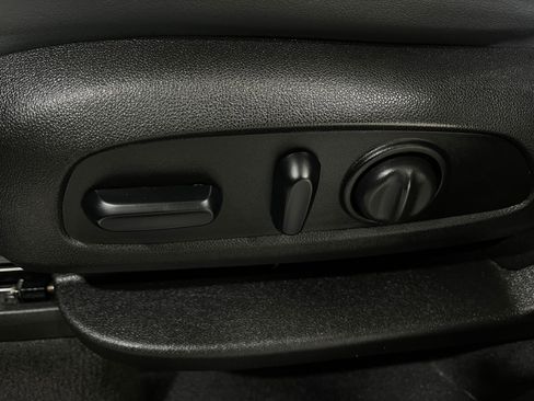 Used 2019 Buick Enclave Premium w/ Experience Buick Package image 19