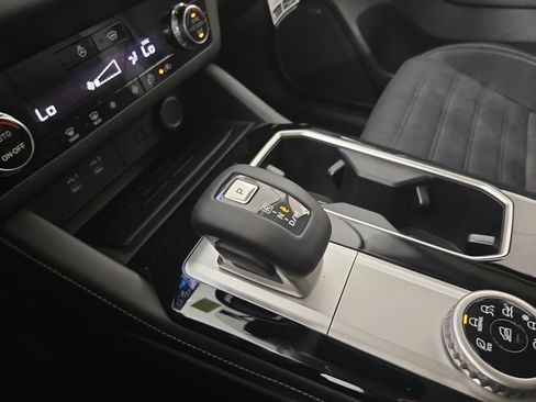 New 2026 Mitsubishi Outlander SE image 21