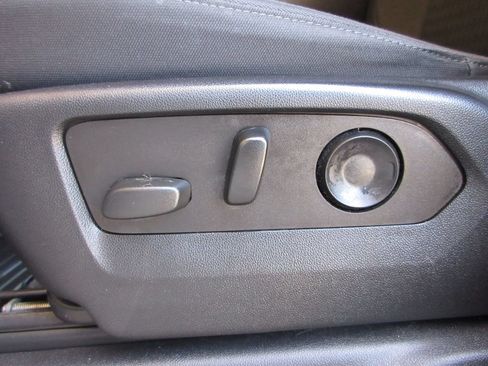 Used 2022 Chevrolet Silverado 1500 LT RWD image 12
