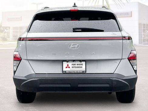 Used 2025 Hyundai Kona SEL AWD/4WD image 16