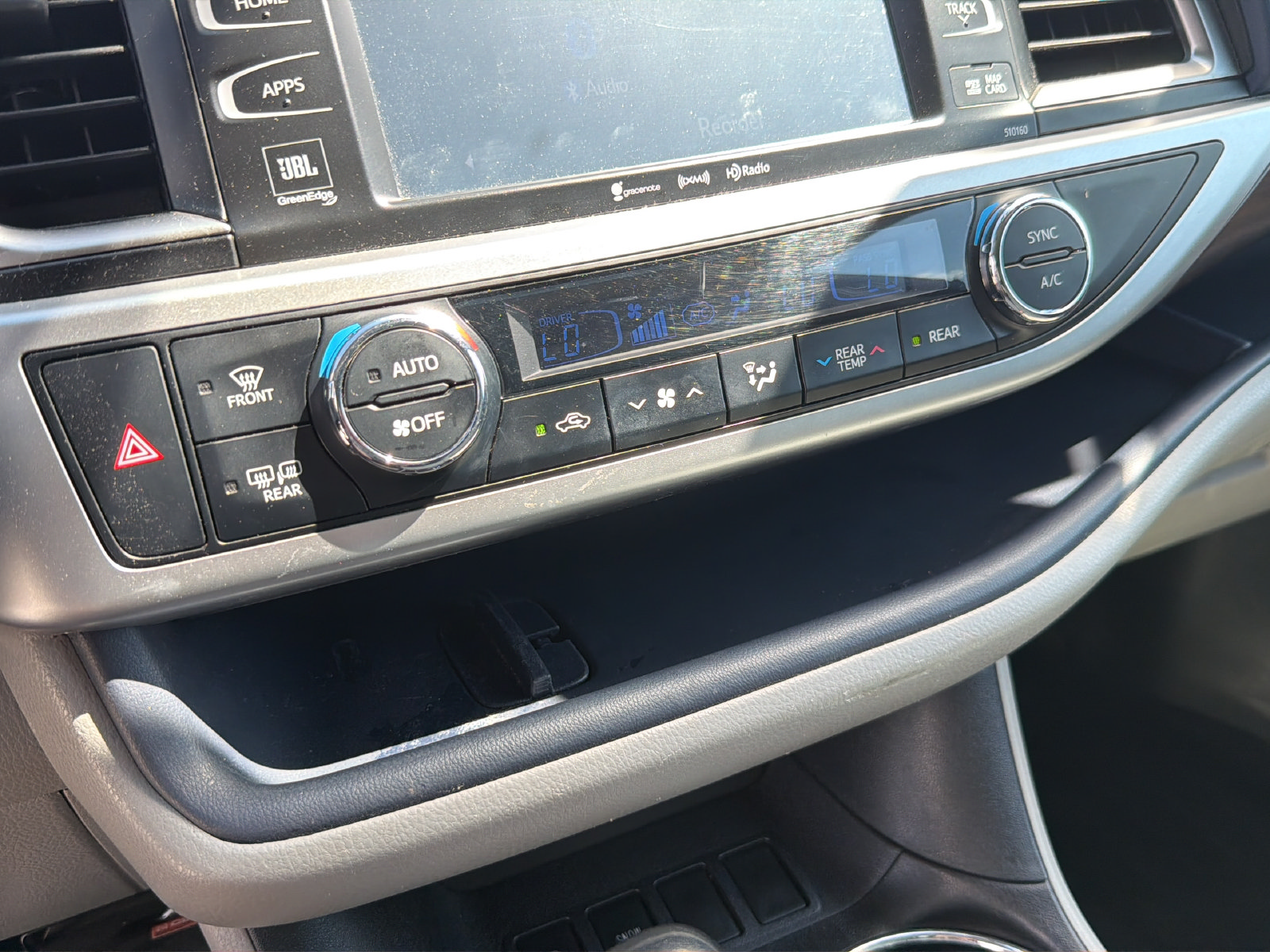 Used 2016 Toyota Highlander Limited Platinum FWD image 26