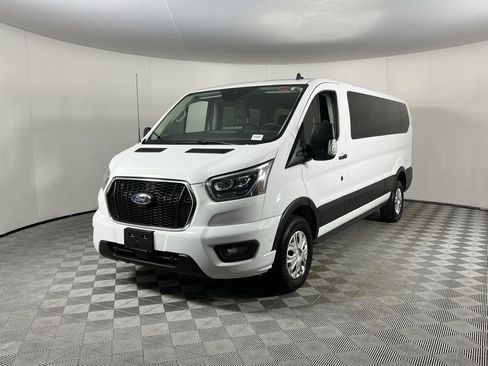 Used 2023 Ford Transit 350 XLT image 3