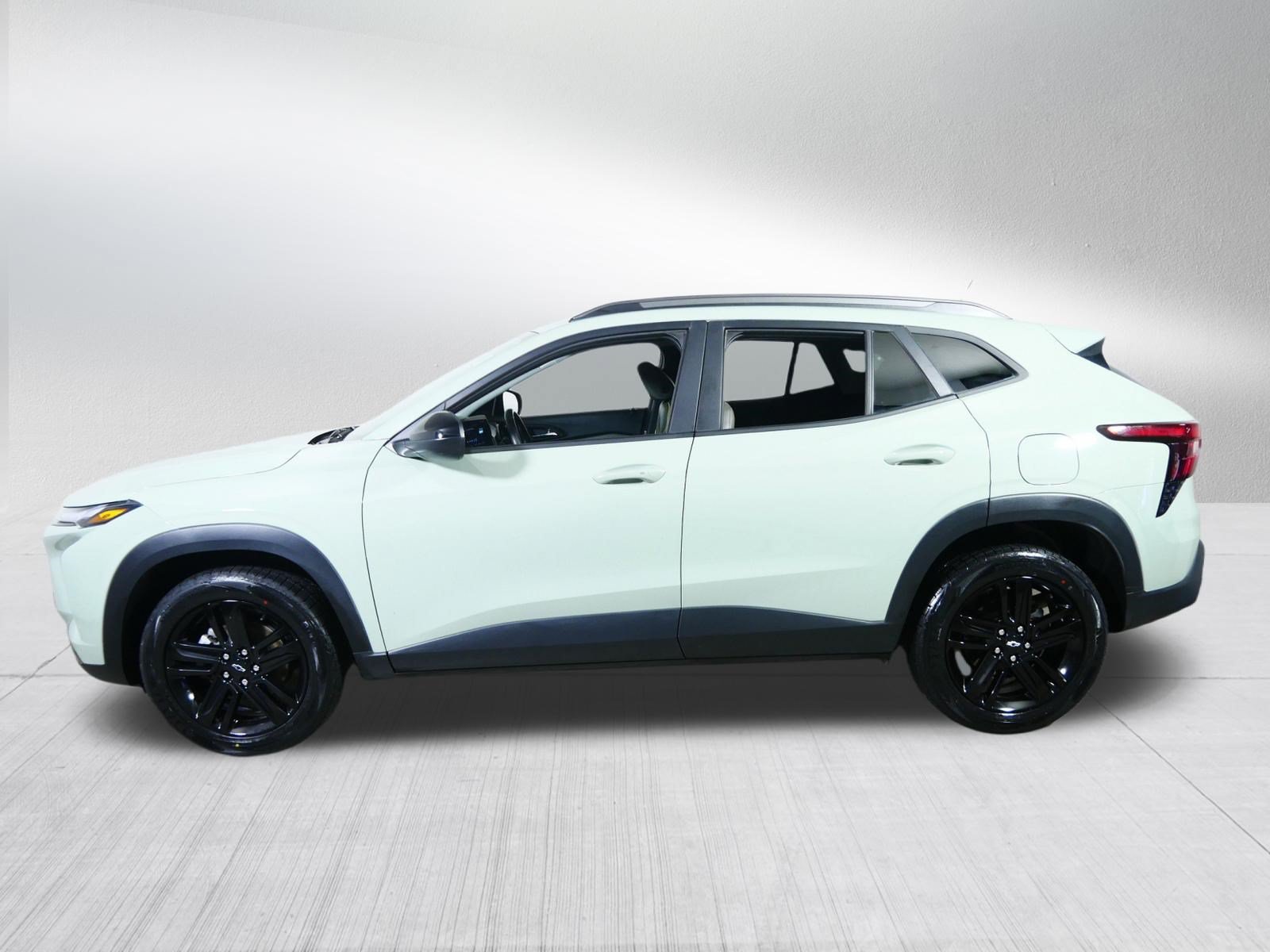Used 2025 Chevrolet Trax ACTIV w/ Driver Confidence Package FWD image 4