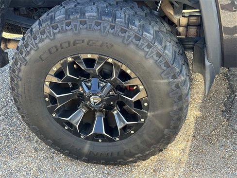 Used 2015 GMC Sierra 1500 SLE w/ All-Terrain Package image 5