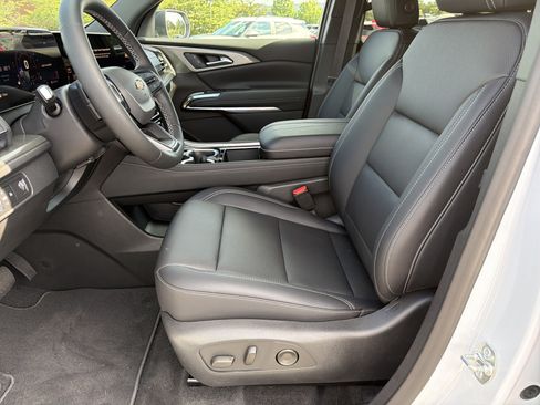 New 2026 Chevrolet Traverse LT w/ LPO, Cargo Package FWD image 9