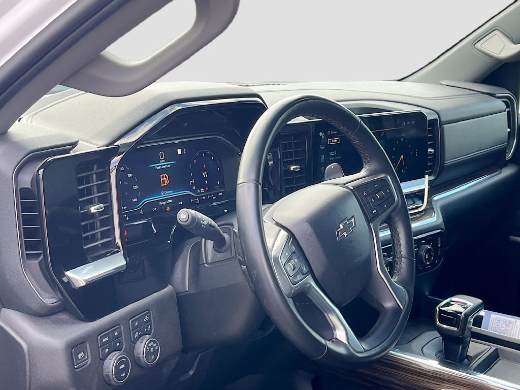 Used 2023 Chevrolet Silverado 1500 RST AWD/4WD image 9