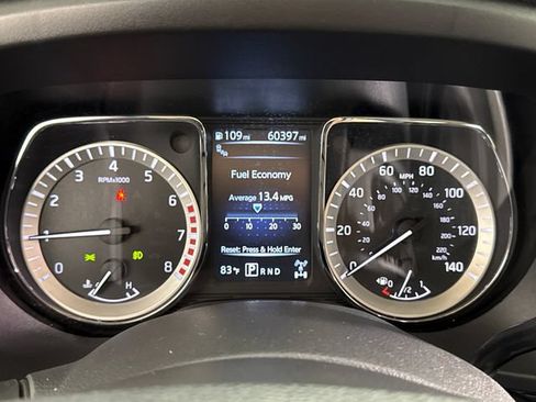 Used 2018 Nissan Titan SL AWD/4WD image 31