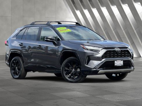Used 2025 Toyota RAV4 XSE w/ Advanced Technology Package AWD/4WD image 1