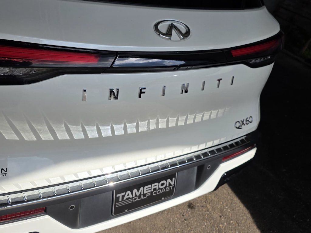 Used 2023 INFINITI QX60 Luxe w/ Cargo Package FWD image 30