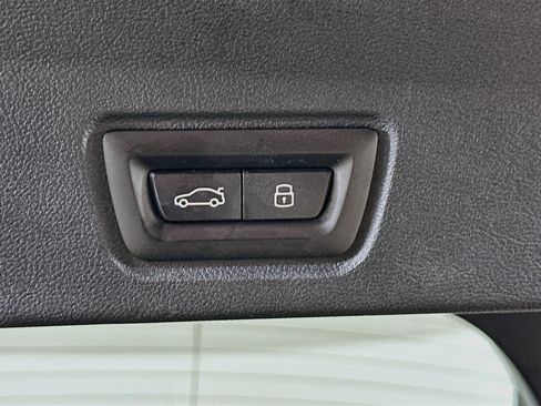 Used 2025 BMW i4 eDrive40 RWD image 31