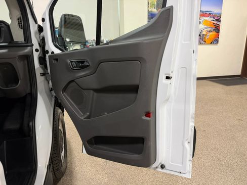 Used 2025 Ford Transit 250 148 Medium Roof RWD image 30