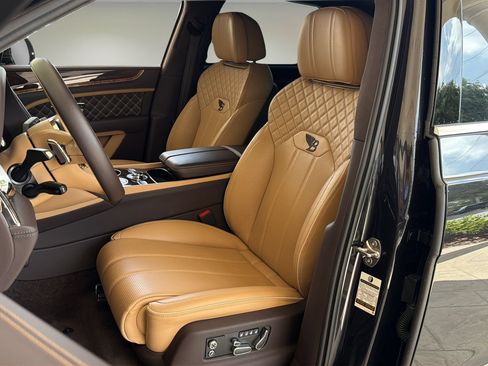 Certified 2023 Bentley Bentayga AWD/4WD image 14