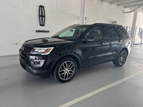 Used 2017 Ford Explorer Sport w/ Equipment Group 401A AWD/4WD image 6