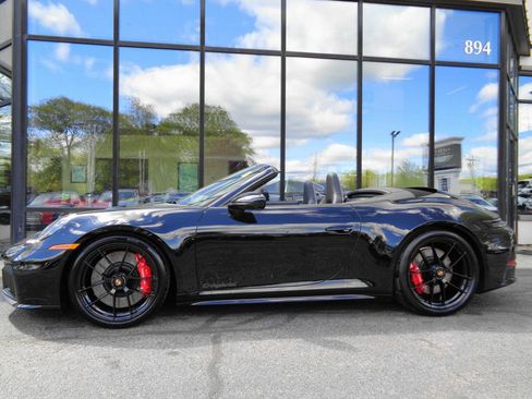 Used 2026 Porsche 911 Carrera 4 GTS AWD/4WD image 8