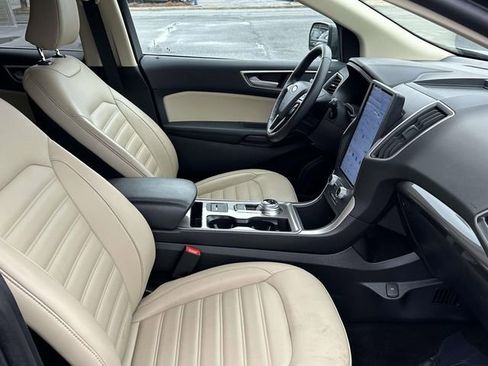 Used 2024 Ford Edge SEL w/ Convenience Package image 10